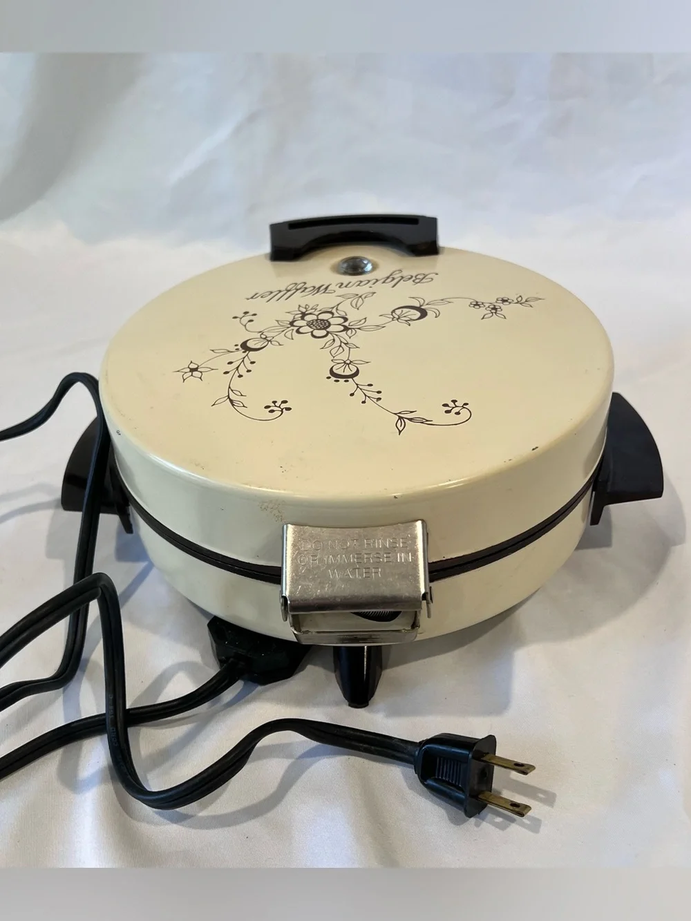 Vintage Toastmaster Belgian Waffle Maker Floral Cream